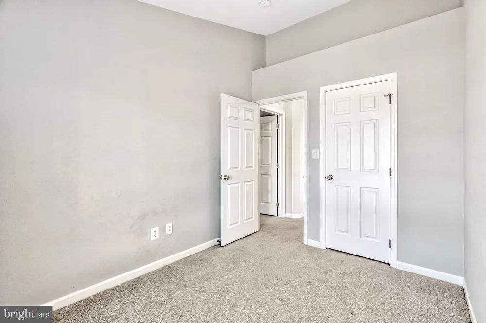 25368 SHIPLEY TERRACE Chantilly, VA 20152