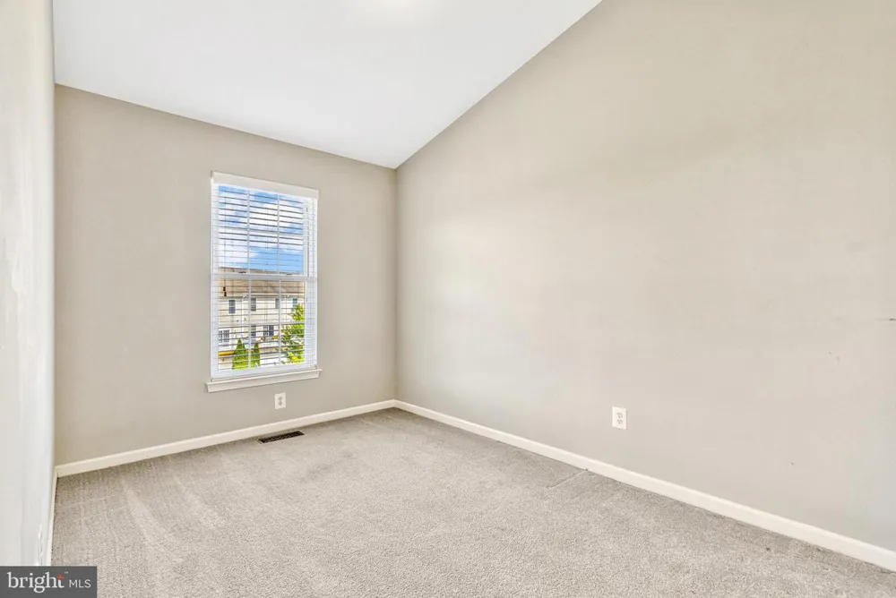 25368 SHIPLEY TERRACE Chantilly, VA 20152
