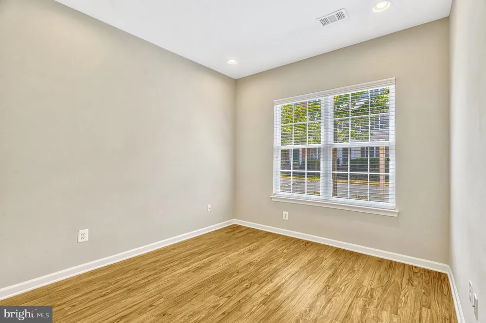 25368 SHIPLEY TERRACE Chantilly, VA 20152