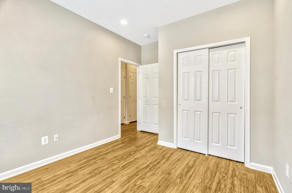 25368 SHIPLEY TERRACE Chantilly, VA 20152