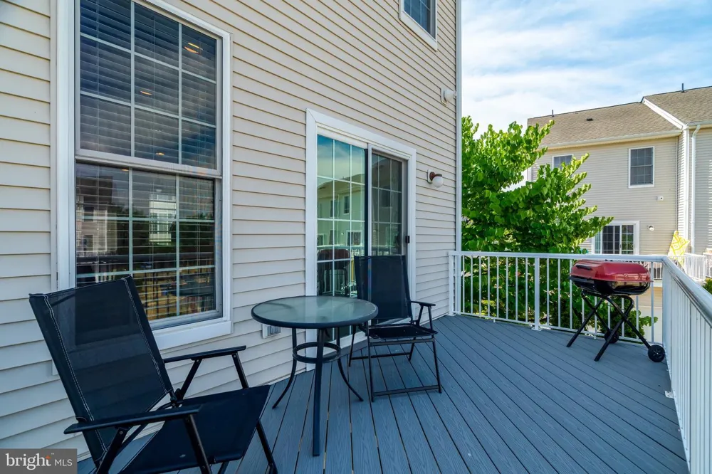 25368 SHIPLEY TERRACE Chantilly, VA 20152