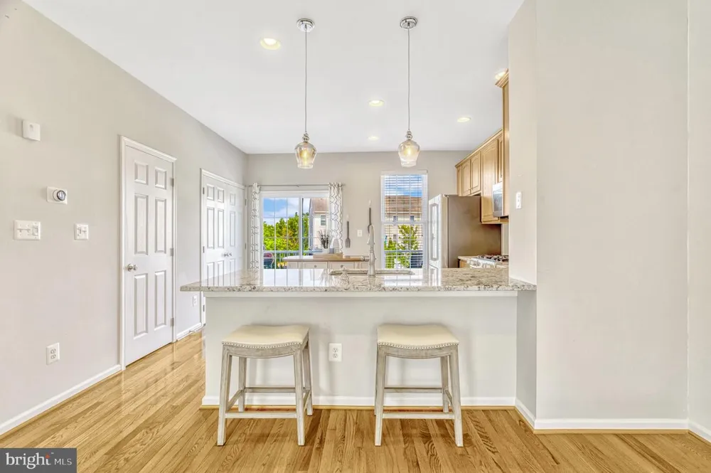 25368 SHIPLEY TERRACE Chantilly, VA 20152