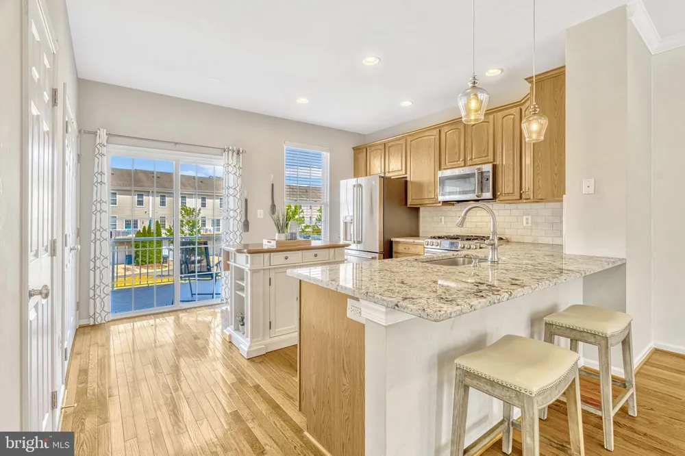 25368 SHIPLEY TERRACE Chantilly, VA 20152