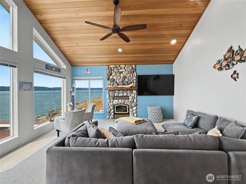 41 H S Beach Way Hat Island, WA 98206