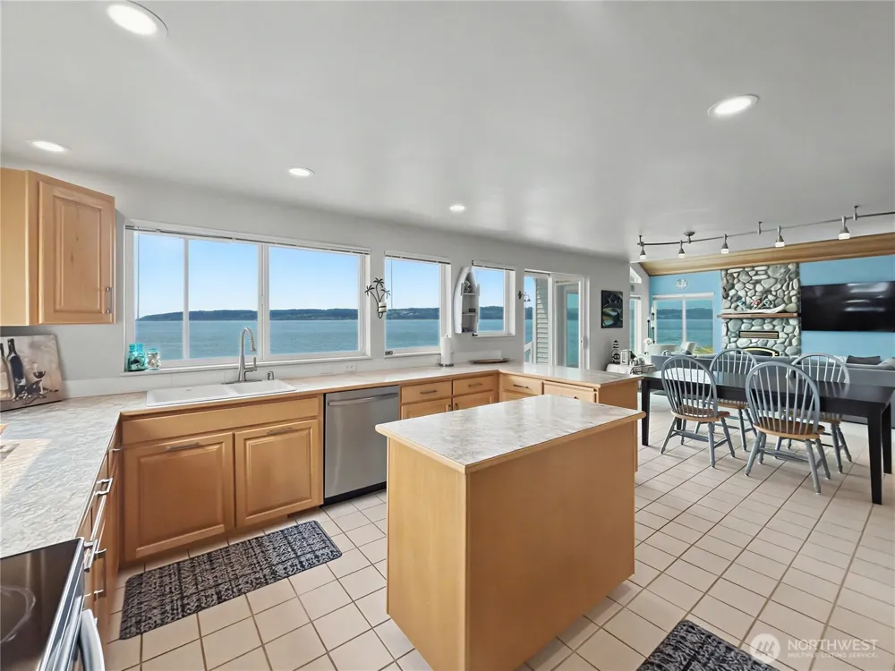 41 H S Beach Way Hat Island, WA 98206