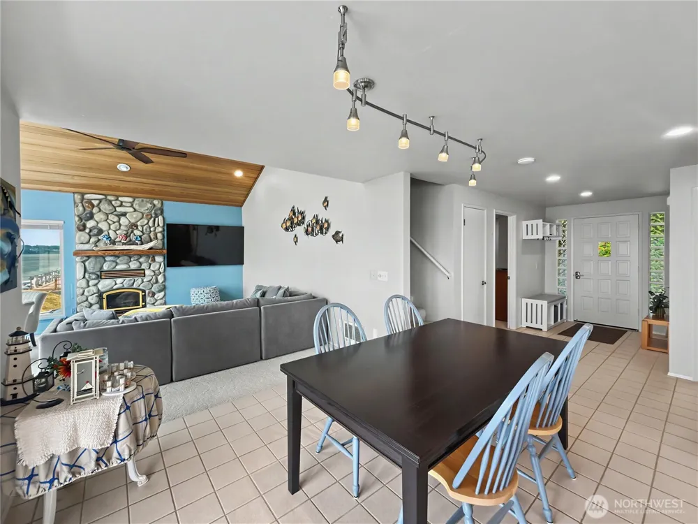 41 H S Beach Way Hat Island, WA 98206