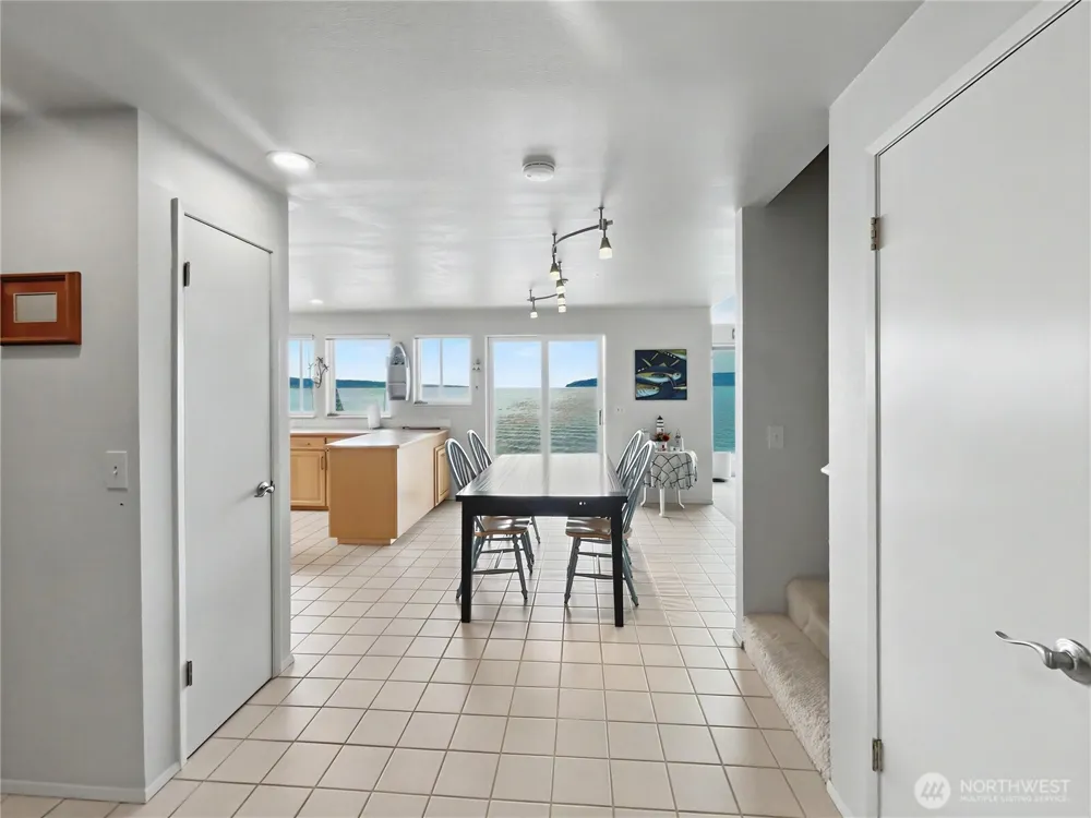 41 H S Beach Way Hat Island, WA 98206