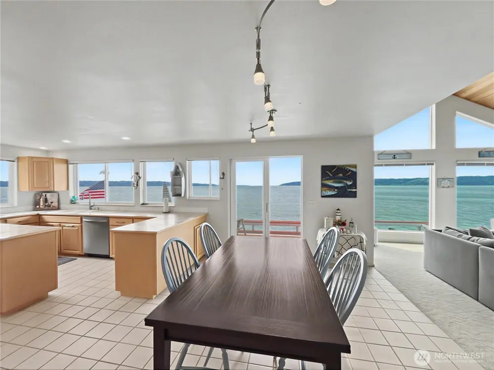 41 H S Beach Way Hat Island, WA 98206