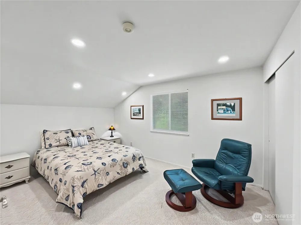 41 H S Beach Way Hat Island, WA 98206