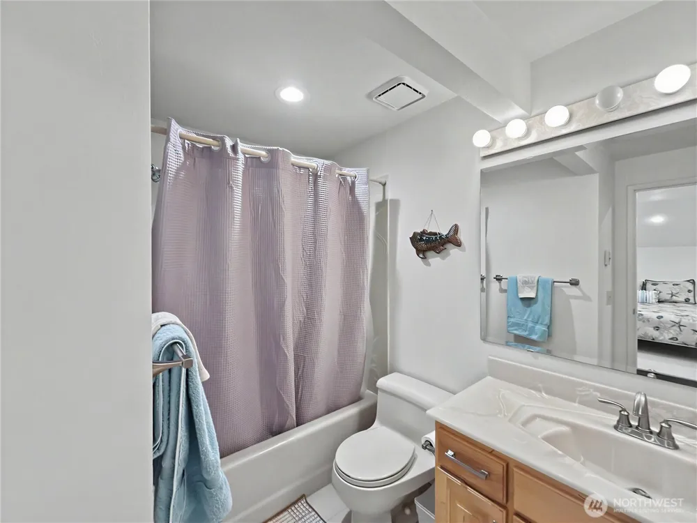 41 H S Beach Way Hat Island, WA 98206