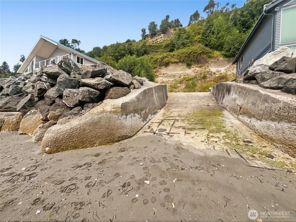 41 H S Beach Way Hat Island, WA 98206