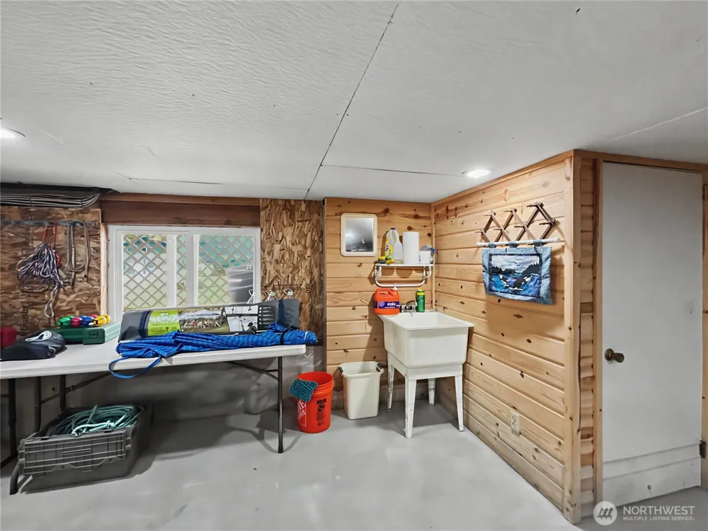 41 H S Beach Way Hat Island, WA 98206