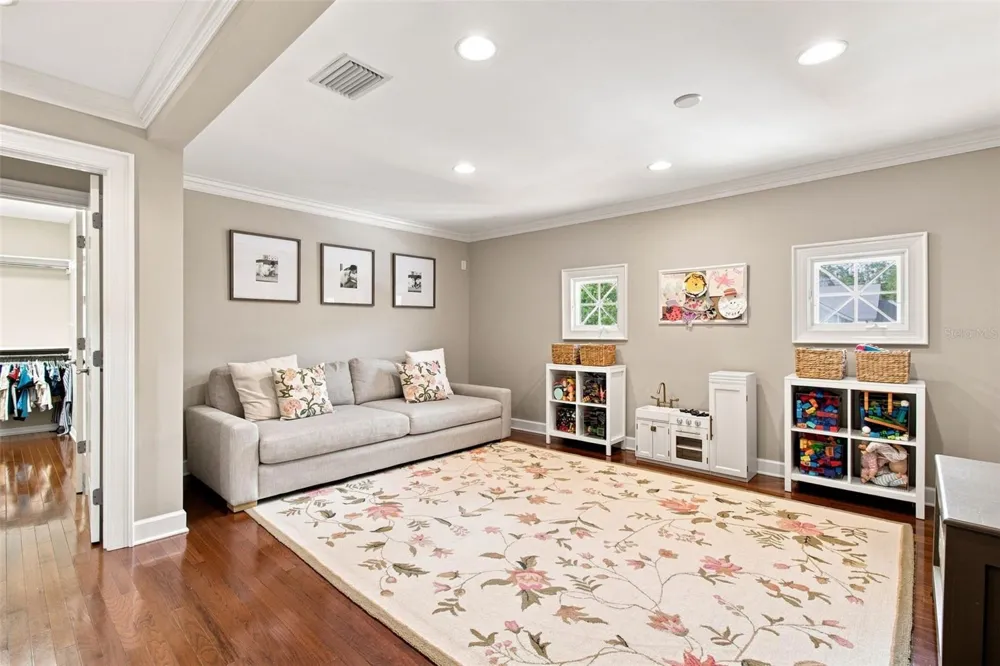 4537 W SWANN AVENUE Tampa, FL 33609
