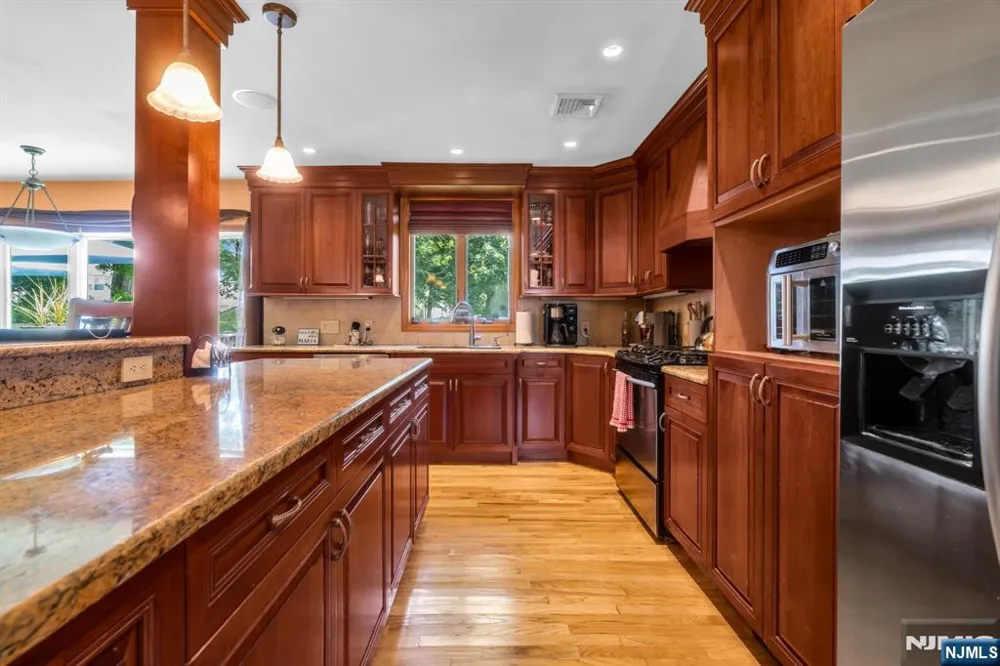 114 Lopez Road Cedar Grove, NJ 07009