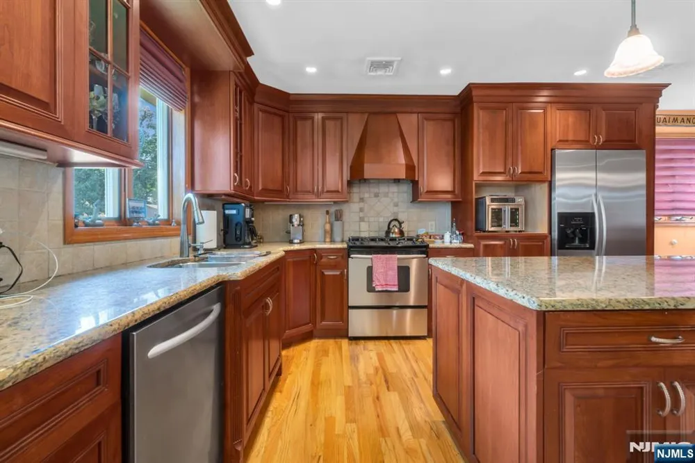 114 Lopez Road Cedar Grove, NJ 07009