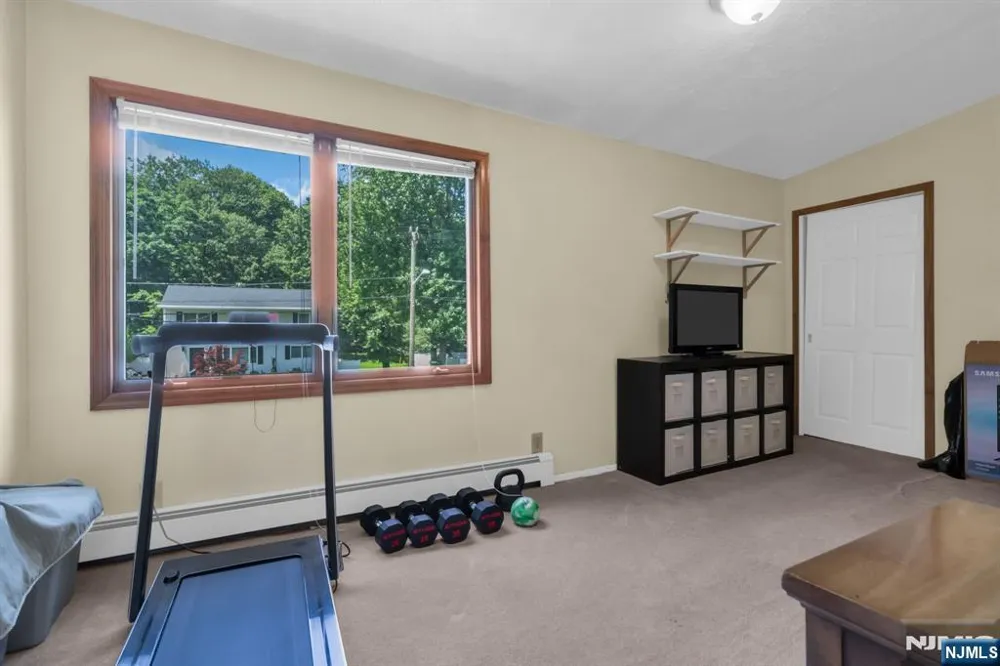 114 Lopez Road Cedar Grove, NJ 07009