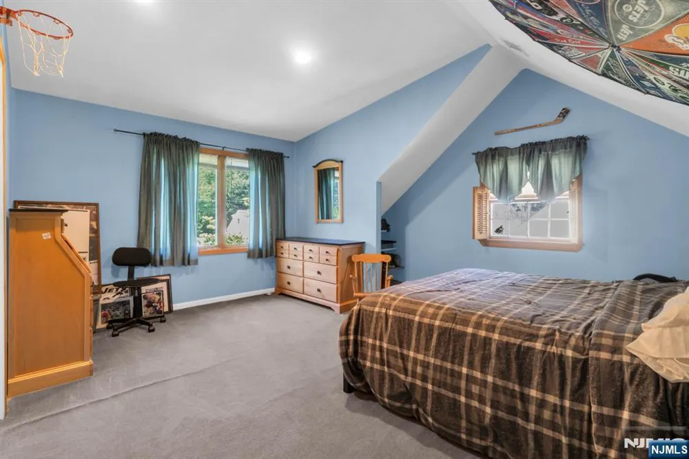 114 Lopez Road Cedar Grove, NJ 07009