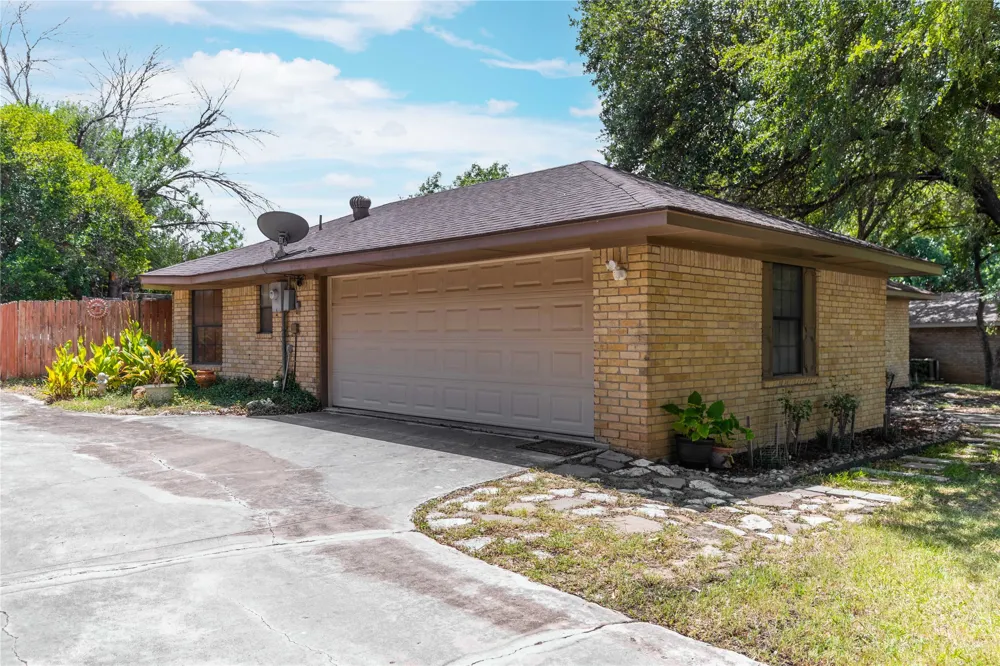 15 Canyon Creek Drive Brownwood, TX 76801