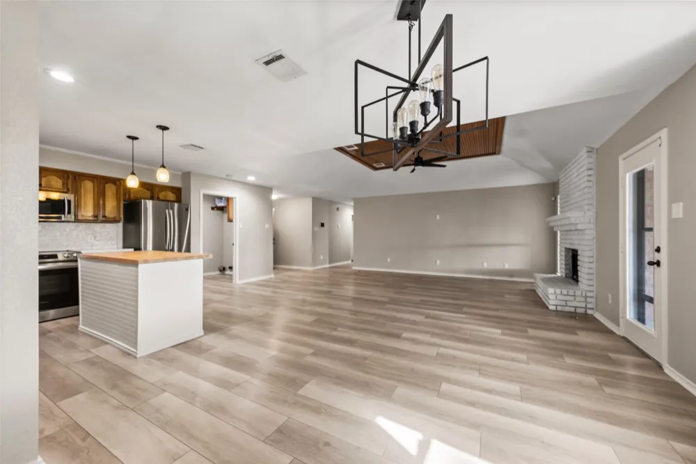 209 Bonham Drive Hewitt, TX 76643