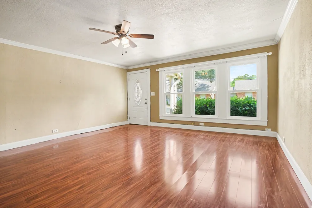 407 W 4th Street Kaufman, TX 75142