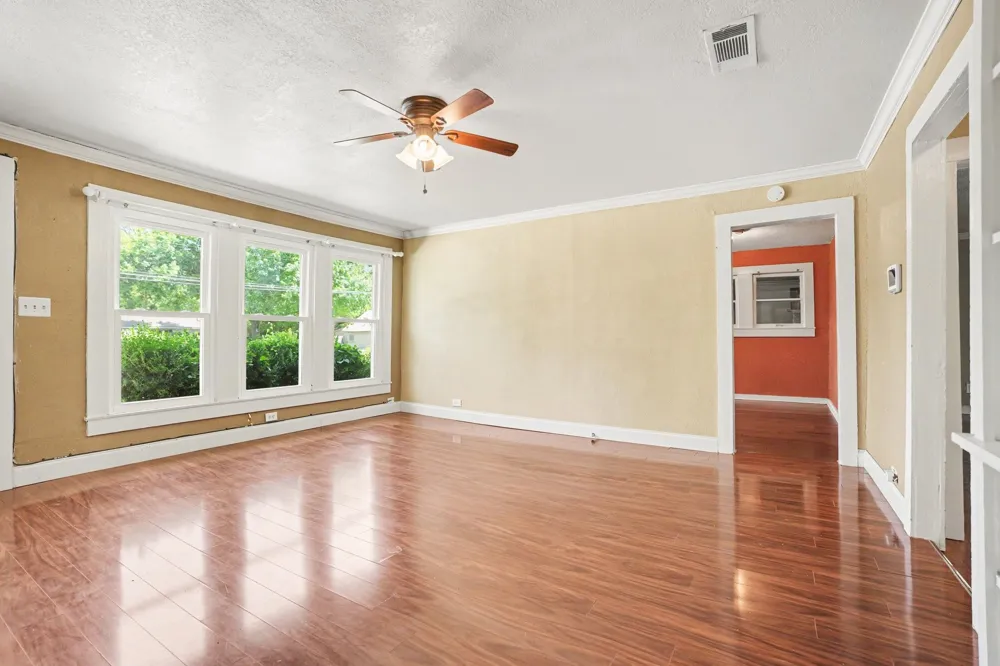 407 W 4th Street Kaufman, TX 75142