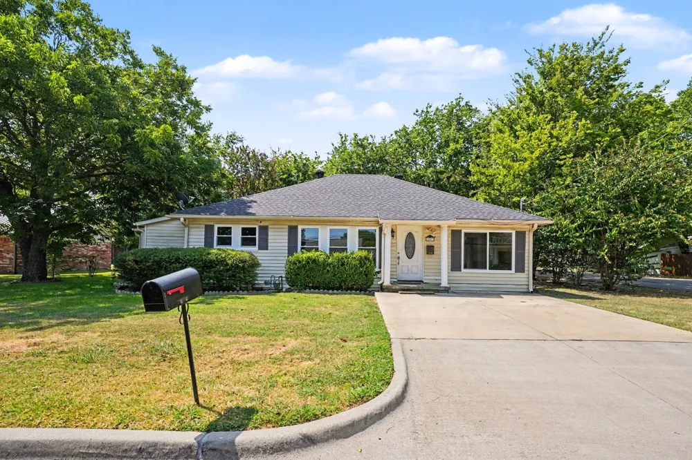 407 W 4th Street Kaufman, TX 75142