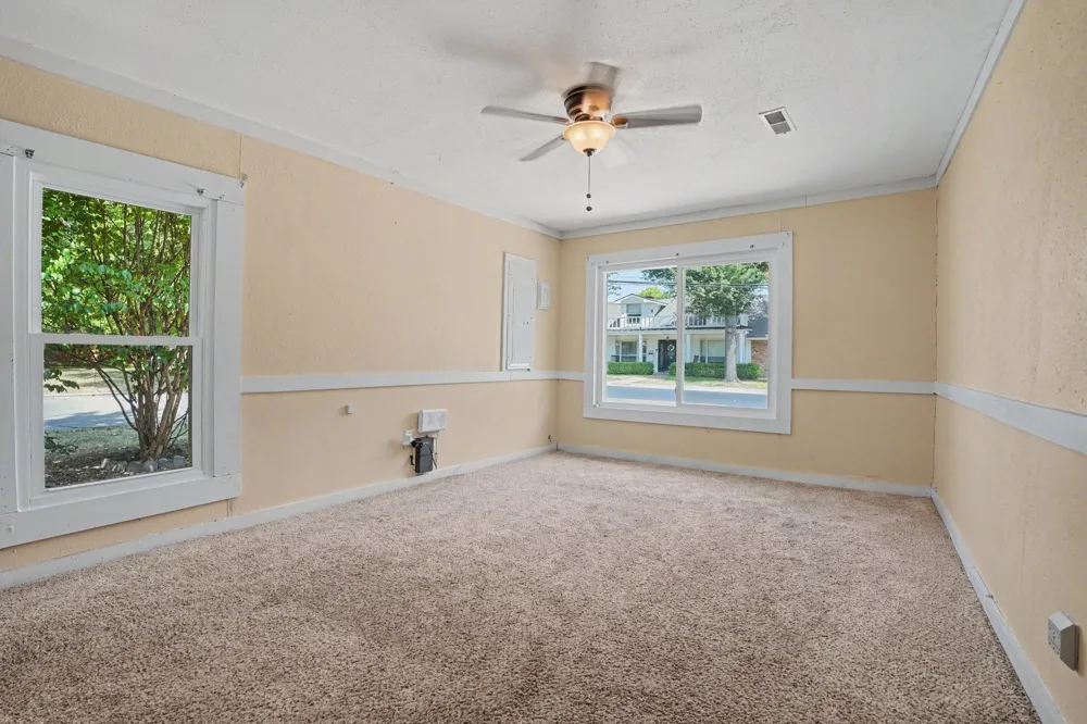 407 W 4th Street Kaufman, TX 75142