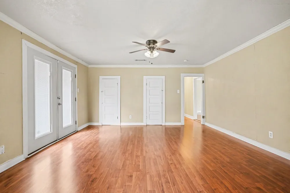 407 W 4th Street Kaufman, TX 75142
