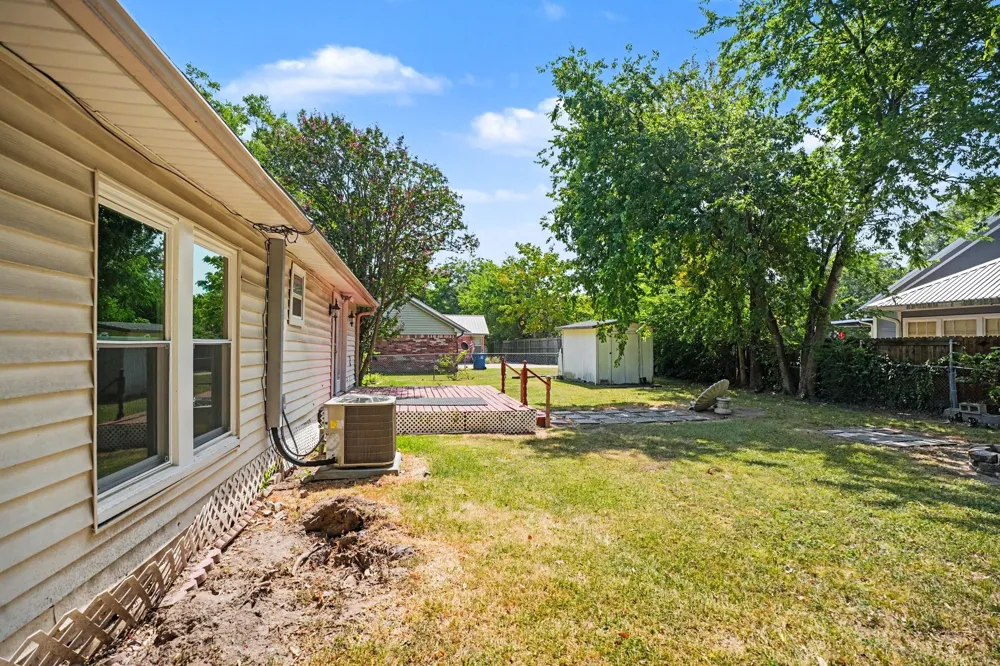 407 W 4th Street Kaufman, TX 75142