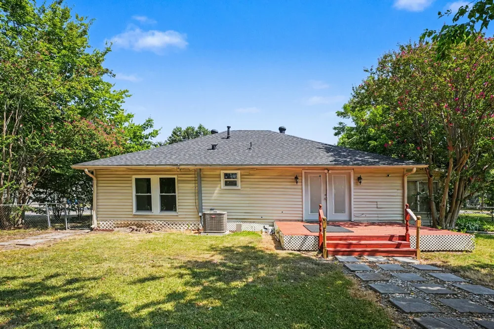 407 W 4th Street Kaufman, TX 75142