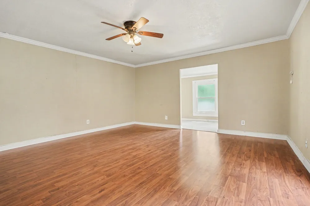 407 W 4th Street Kaufman, TX 75142