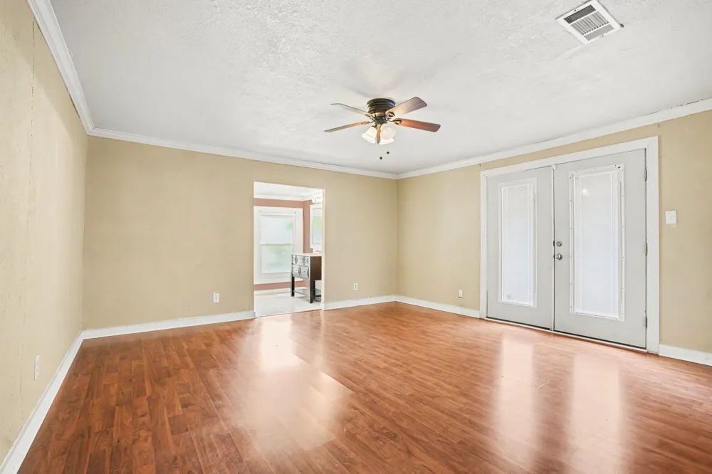 407 W 4th Street Kaufman, TX 75142