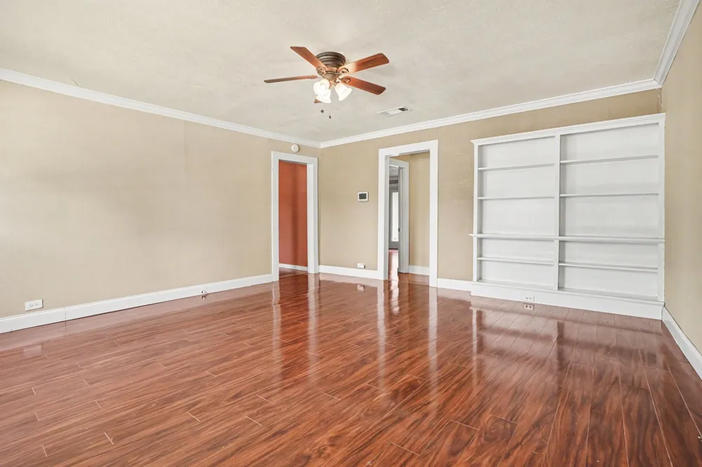 407 W 4th Street Kaufman, TX 75142