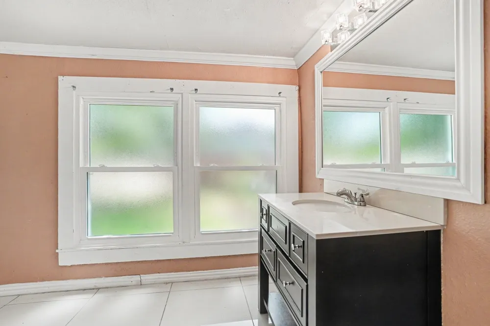 407 W 4th Street Kaufman, TX 75142
