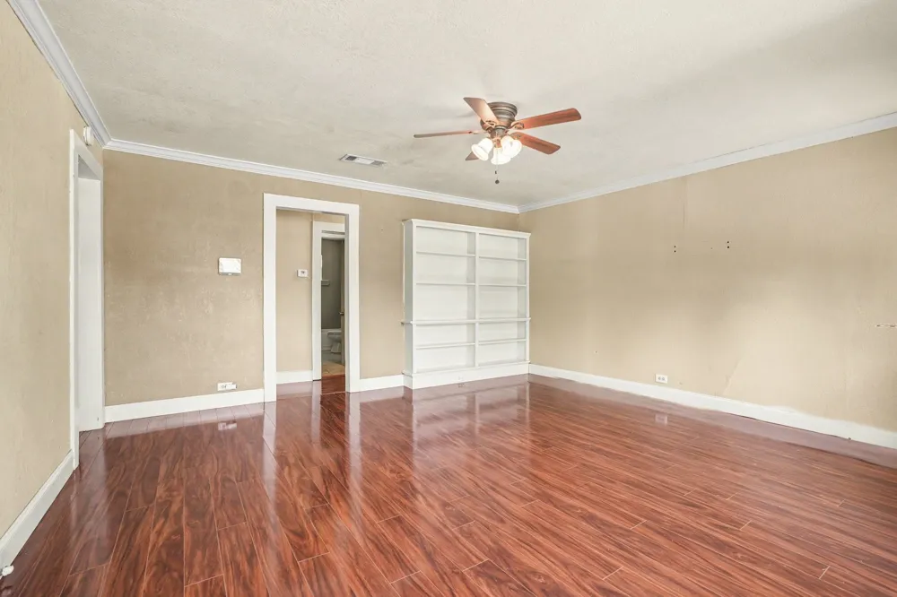 407 W 4th Street Kaufman, TX 75142