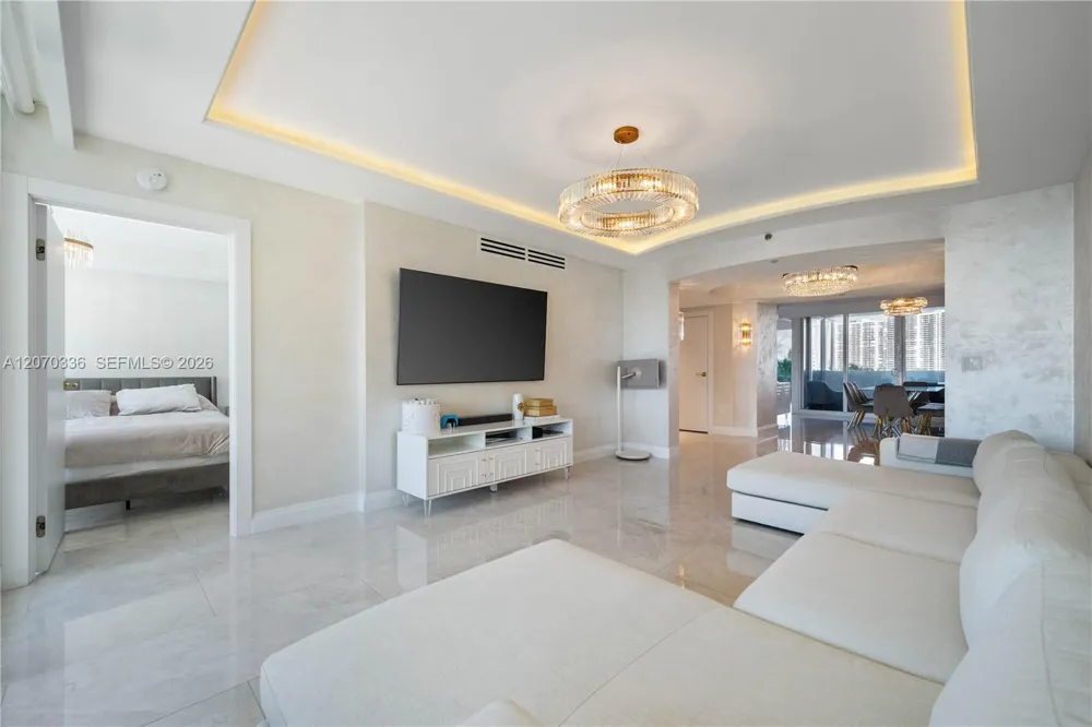 19111 Collins Ave #403 Sunny Isles Beach, FL 33160