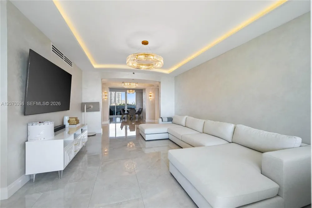 19111 Collins Ave #403 Sunny Isles Beach, FL 33160