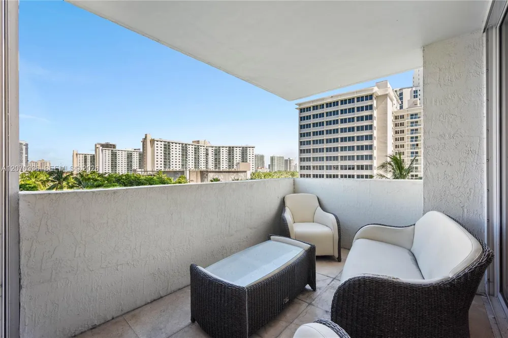19111 Collins Ave #403 Sunny Isles Beach, FL 33160