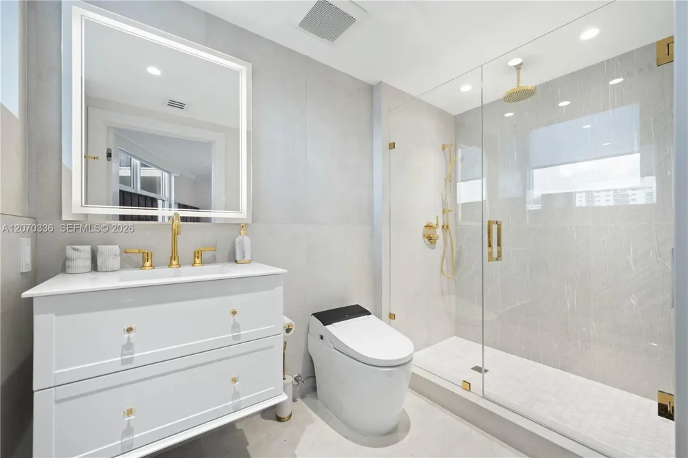 19111 Collins Ave #403 Sunny Isles Beach, FL 33160