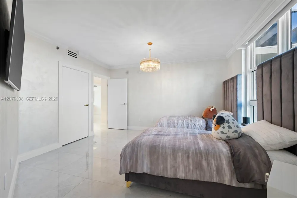 19111 Collins Ave #403 Sunny Isles Beach, FL 33160