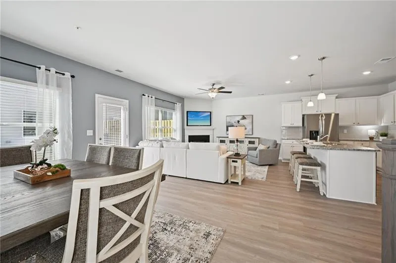 405 Lanier Circle Woodstock, GA 30189