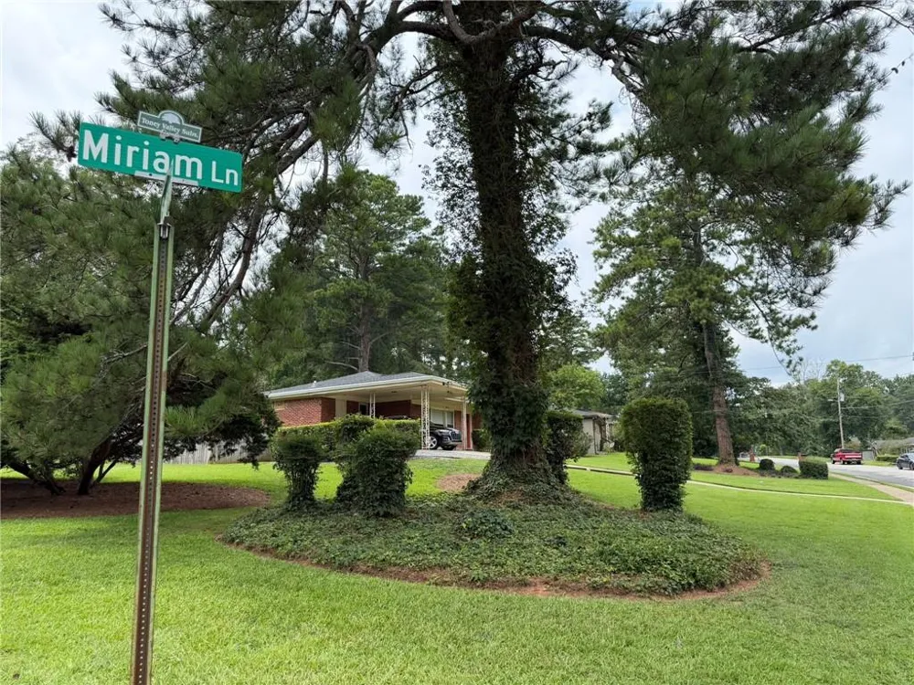 2465 Miriam Lane Decatur, GA 30032