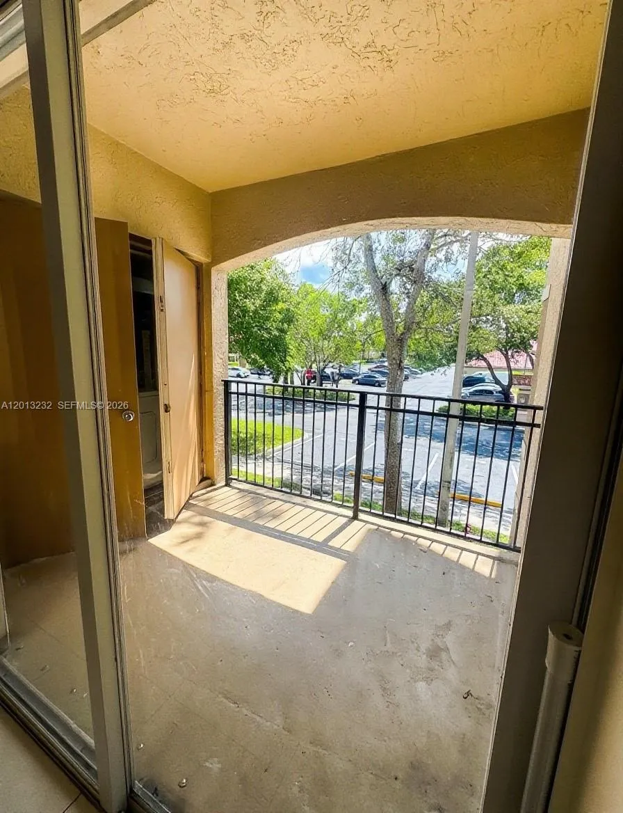 220 SW 116th Ave #15207 Pembroke Pines, FL 33025