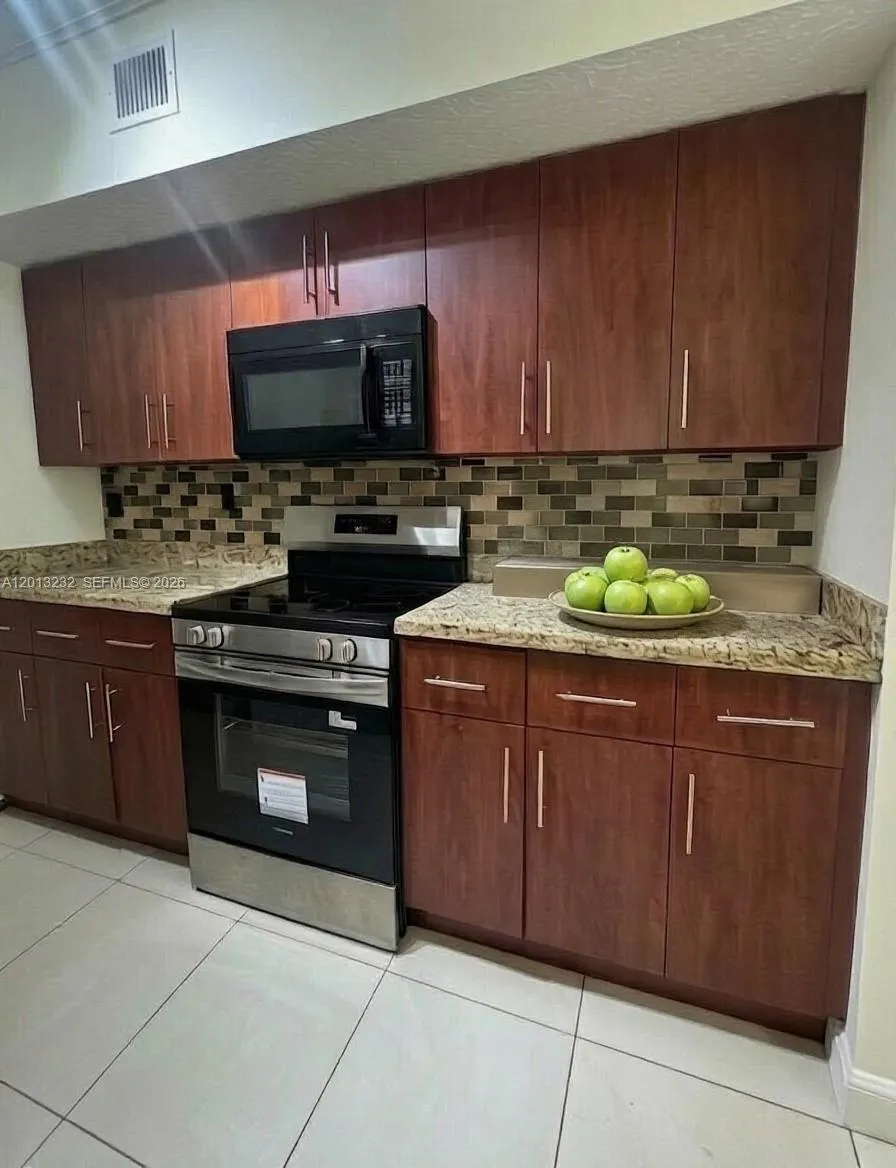 220 SW 116th Ave #15207 Pembroke Pines, FL 33025