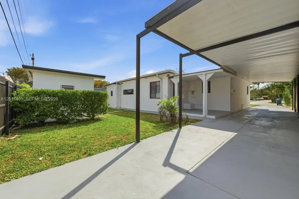 3021 SW 12th St Miami, FL 33135