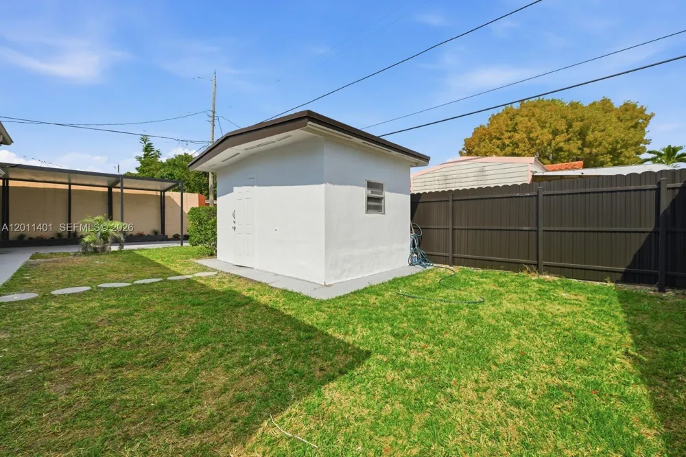3021 SW 12th St Miami, FL 33135