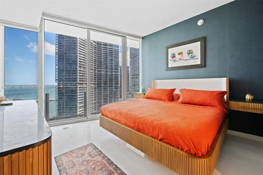 300 Biscayne Blvd Way #2106 Miami, FL 33131