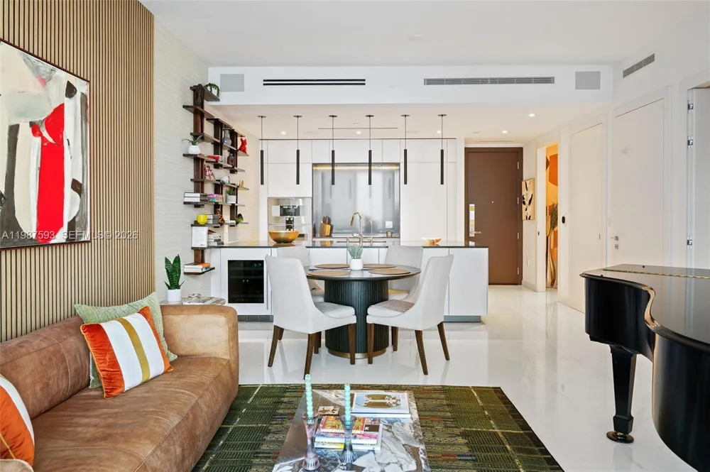 300 Biscayne Blvd Way #2106 Miami, FL 33131