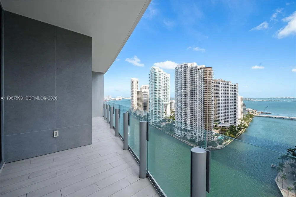 300 Biscayne Blvd Way #2106 Miami, FL 33131