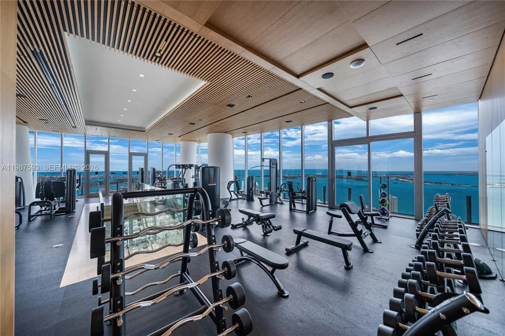 300 Biscayne Blvd Way #2106 Miami, FL 33131